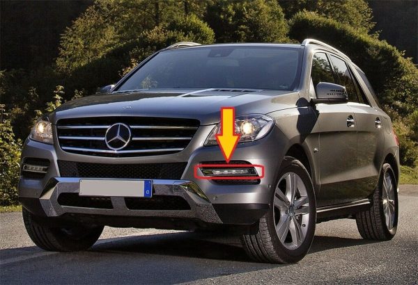 NEW GENUINE MERCEDES MB ML W166 FRONT BUMPER DRL LIGHT CHROME TRIM LEFT N/S  A1668850774 - Image 2