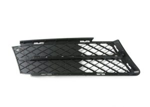 BMW GENUINE 3 E90 E91 05-08 FRONT BUMPER O/S RIGHT FOG LIGHT GRILL 51117134082