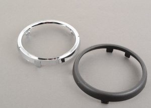 MINI NEW GENUINE CLUBMAN R55 DOOR OPENER COVER CHROME RIGHT O/S 51422756023