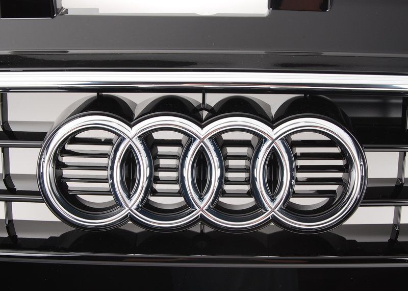 NEW GENUINE AUDI TT 11-14 FRONT BUMPER CENTER GLOSSY BLACK GRILLE 8J0853651HT94 - Image 3