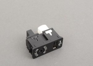 NEW GENUINE BMW MINI JACK USB AUX AUXILIARY INPUT SOCKET 84109229246