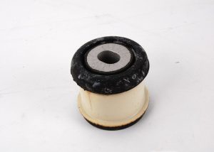 NEW GENUINE A4 B5 B6 B7 A6 C5 PASSAT B5 FRONT SUBFRAME REAR BUSHING 8D0399415D