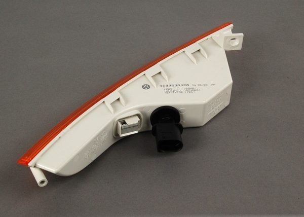 NEW GENUINE VW PASSAT CC 2008-2012 FRONT TURN SIGNAL INDICATOR YELLOW RIGHT N/S 3C8953042A - Image 3