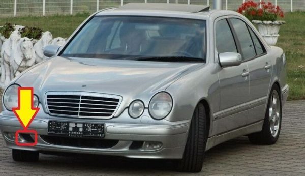 NEW GENUINE MERCEDES BENZ MB E W210 AMG FRONT BUMPER LOWER GRILLE RIGHT O/S A2108850253 - Image 2