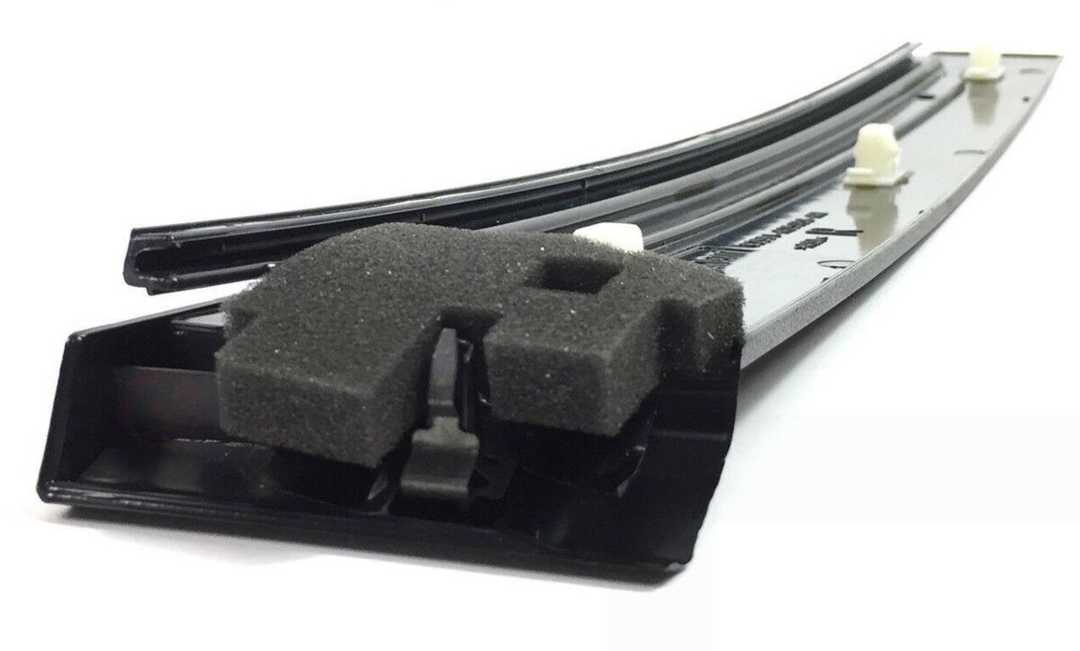 FORD NEW GENUINE FIESTA MK6 2002 - 2008 REAR DOOR B PILLAR TRIM RIGHT 1473675 - Image 3