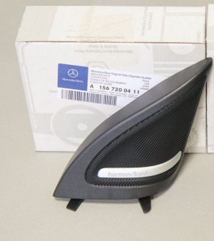 NEW GENUINE MERCEDES BENZ MB GLA CLASS X156 HARMAN KARDON TWEETER COVER RIGHT A15672004119H68