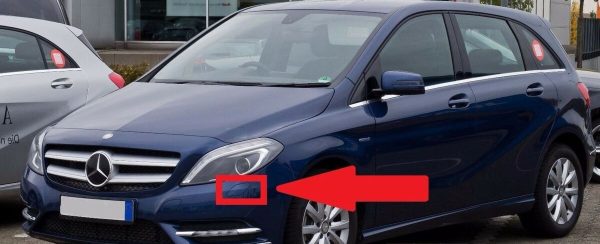 NEW GENUINE MERCEDES BENZ MB B CLASS W246 FRONT HEADLIGHT WASHER CAP LEFT PRIMED - Image 3