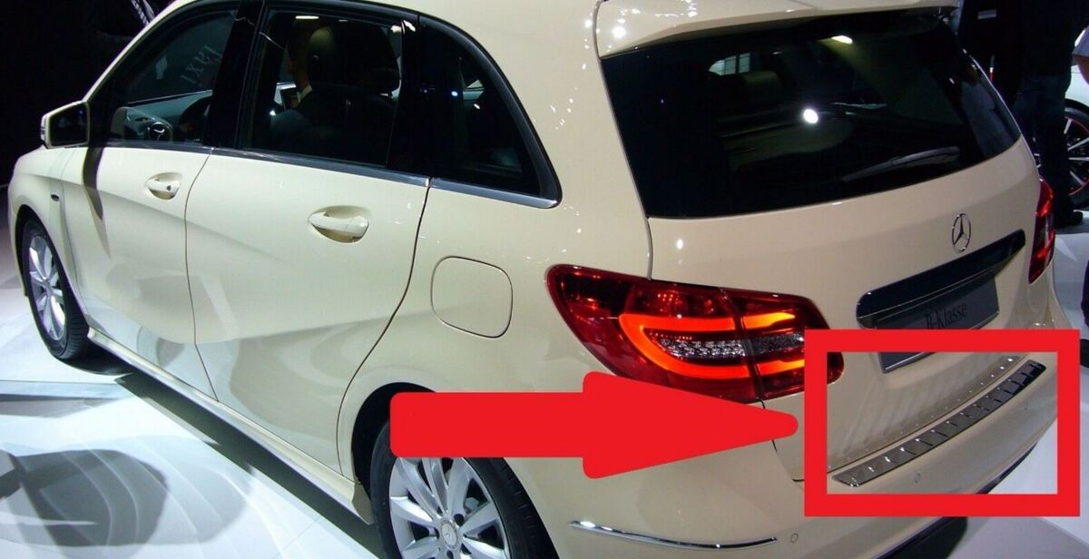 NEW GENUINE MERCEDES BENZ MB B CLASS W246 REAR TRUNK FOOTPLATE CHROME - Image 3