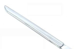 NEW GENUINE MERCEDES BENZ MB E CLASS ELEGANCE W212 FRONT RIGH FENDER CHROME TRIM A2126903462