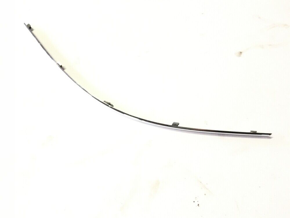 NEW GENUINE MERCEDES BENZ MB B CLASS W246 FRONT BUMPER RIGHT CHROME MOLDING TRIM