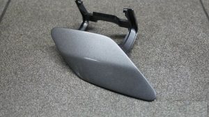 NEW GENUINE MERCEDES MB B CLASS W246 FRONT HEADLIGHT WASHER CAP RIGHT PRIMED