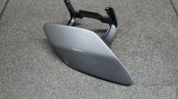 NEW GENUINE MERCEDES MB B CLASS W246 FRONT HEADLIGHT WASHER CAP RIGHT PRIMED