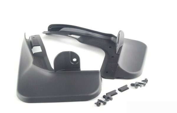 GENUINE MERCEDES BENZ MB C CLASS W204 FRONT MUD FLAPS SPLASH GUARD PAIR