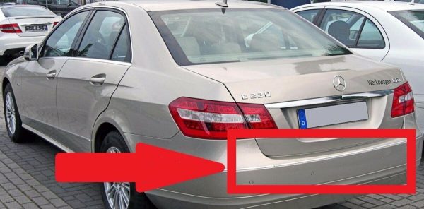NEW GENUINE MERCEDES BENZ MB E CLASS ELEGANCE W212 REAR BUMPER CENTRAL CHROME A2128852021 - Image 3