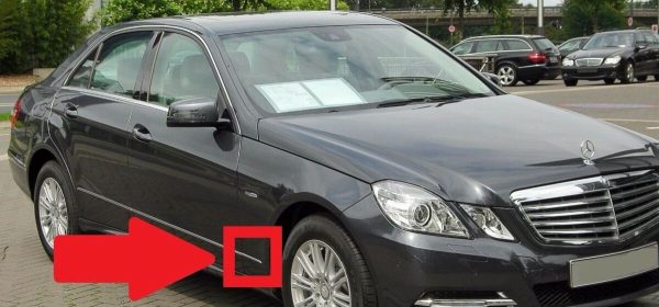 NEW GENUINE MERCEDES BENZ MB E CLASS ELEGANCE W212 FRONT RIGH FENDER CHROME TRIM A2126903462 - Image 3