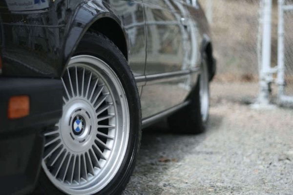 NEW GENUINE BMW 7 SERIES E38 94-01 ALLOY WHEEL STYLE 4 HUB CENTRE CAP 36131182203 - Image 2