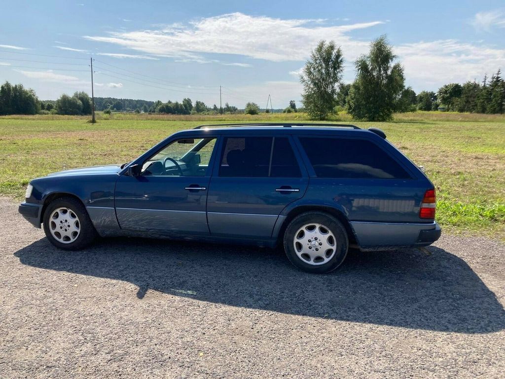 ANG Look Rear Door/ Roof Spoiler For Mercedes W124 (S124) 84-96 Wagon - Image 3