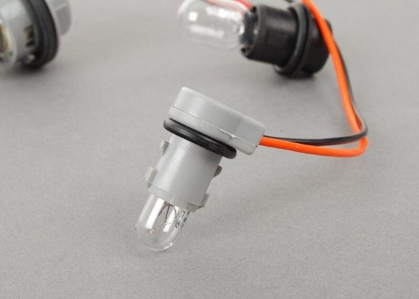 AUDI NEW GENUINE Q5 08-16 REAR LOWER TAIL LIGHT BULB CARRIER WITH CABLES 8R0945221B - Image 8