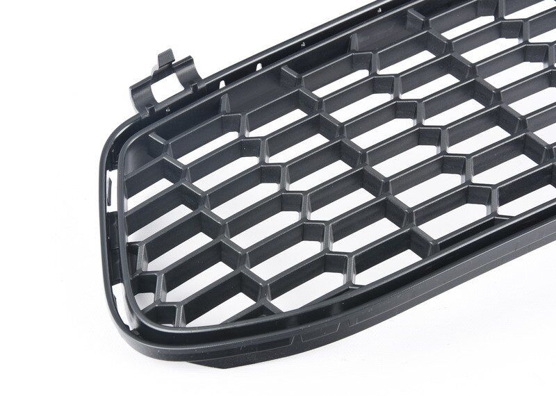 NEW GENUINE BMW 2 SERIES F87 M SPORT FRONT BUMPER LOWER CENTER GRILL 51118062178 - Image 3