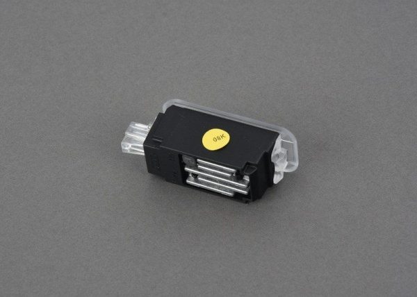 FOR NEW GENUINE AUDI RS SPORT FRONT LEFT DOOR ENTRY LED PUDDLE LIGHT LOGO 4S0947409 - Image 2
