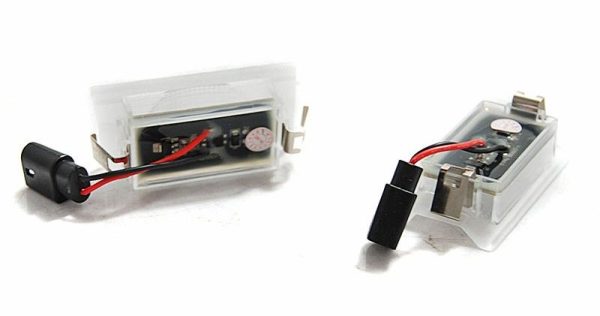 LED License Plate Light for BMW E34 Touring - Image 3