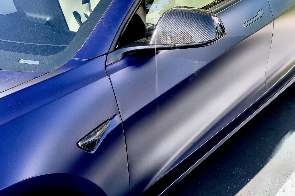 Add-on Trunk Spoiler Cap Wing and Turn Signal Covers Side Markers with AutoPilot 2 or greater suitable for Tesla Model X (10.2016-up) Real Carbon - Image 14