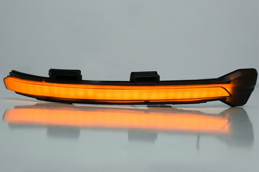 Mirror Dynamic Turn Signal Light Lamp SMOKE LED SEQ suitable for VW Golf 7 Hatchback Variant (2013-2017) Touran II (2015-Up) - Image 3