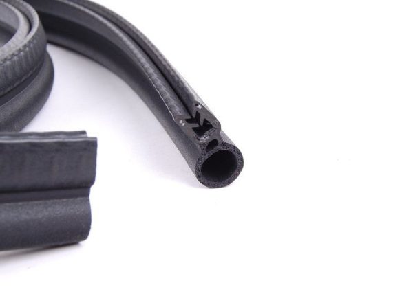 BMW NEW GENUINE 3 SERIES E46 CONVERTIBLE CABRIO HARDTOP REAR WINDOW FRAME GASKET - Image 3