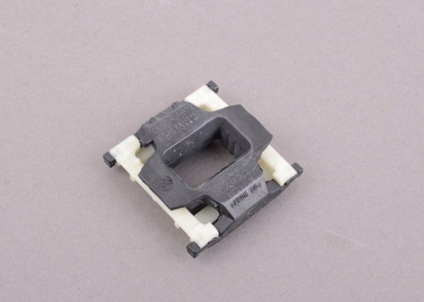 MINI NEW GENUINE F54 F55 F56 F57 F60 LOWER RADIATOR MOUNTING BRACKET 17118617880