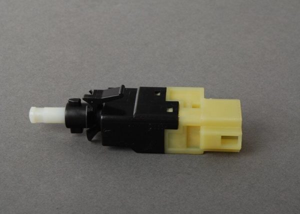 NEW GENUINE MERCEDES BENZ MB E CLASS W211 07-09 BRAKE LIGHT SWITCH A0015456709 - Image 3