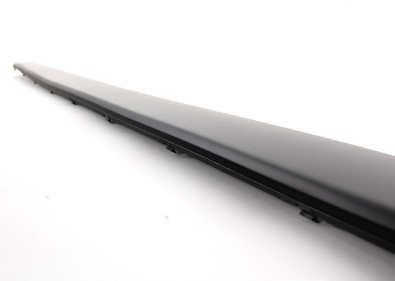 NEW GENUINE BMW 5 SERIES (E34) REAR BUMPER CENTER TRIM MOLDING 51121944184 - Image 2