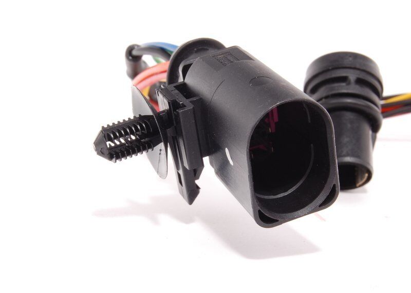 AUDI NEW GENUINE Q7 06-09 REAR LOWER TAIL LIGHT BULB CARRIER WITH CABLES 4L0945221A - Image 3