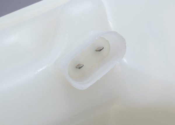 NEW GENUINE AUDI A4/S4/RS4 FRONT COOLANT EXPANSION TANK 8E0121403F - Image 3