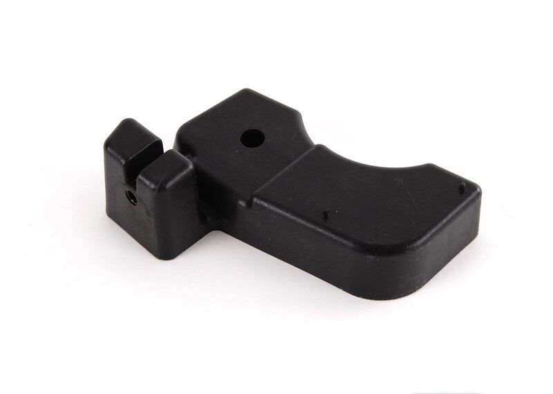 NEW GENUINE VW TOUAREG 11-16 FRONT MUD FLAPS SPLASH GUARD PAIR 7P0075111 - Image 6