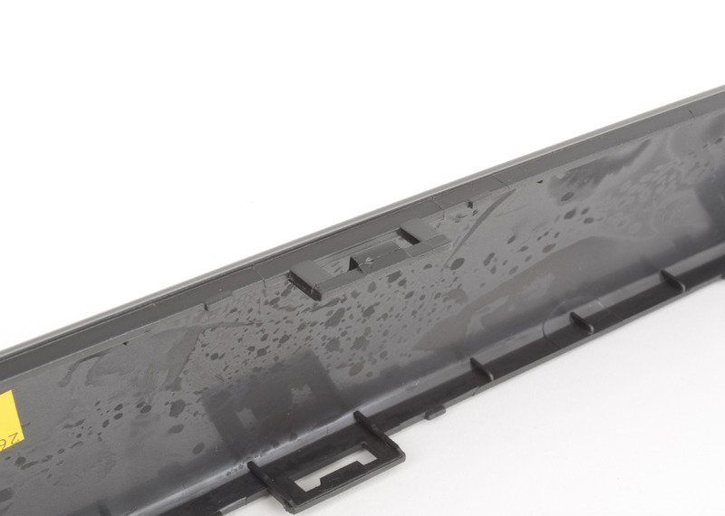 NEW GENUINE BMW 3 SERIES E30 1982-1994 REAR BUMPER LEFT MOLDING STRIP 51121945927 - Image 4