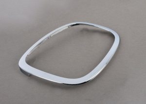 NEW GENUINE MINI F55 F56 F57 REAR TAIL LIGHT CHROME TRIM RING RIGHT O/S 8495332