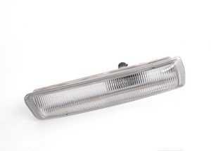 BMW NEW GENUINE Z3 FRONT RIGHT O/S WHITE LIGHT SIDE MARKER INDICATOR REFLECTOR 63148400410