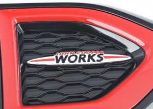 MINI NEW GENUINE F60 COUNTRYMAN JCW ALL4 SIDE MARKER TRIM RIGHT O/S 51137414098