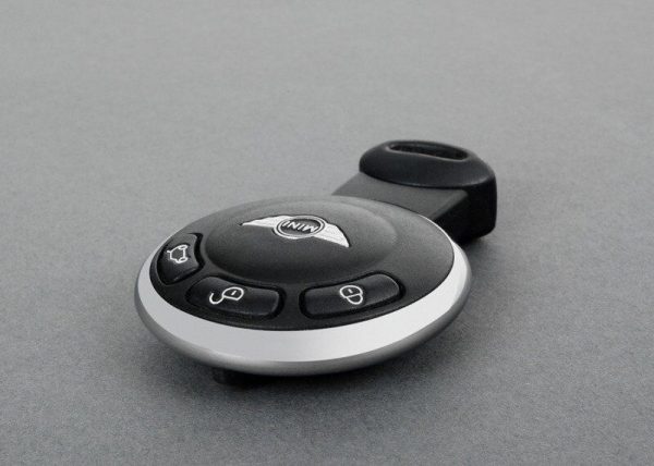 MINI NEW OEM R55 R56 R57 R58 R59 R60 R61 METAL CHROME RING FOR KEY FOB 61313456374 - Image 4