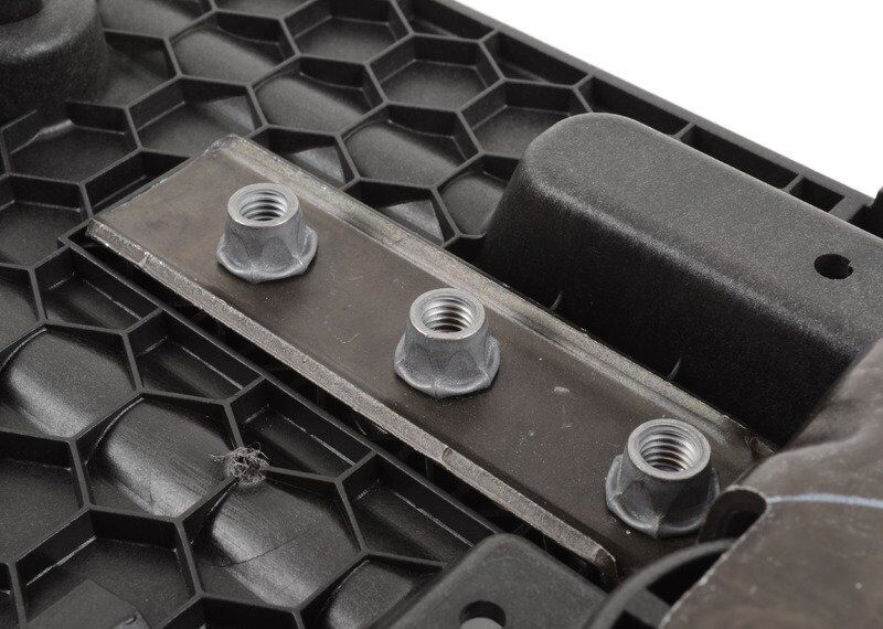 NEW GENUINE VOLKSWAGEN AUDI BATTERY TRAY BATTERY CASING HOLDER 5Q0915331K - Image 3