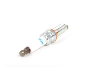NEW GENUINE BMW PETROL ENGINE IGNITION SPARK PLUG NGK SILZKBR8D8S 1 PCS 12120039664