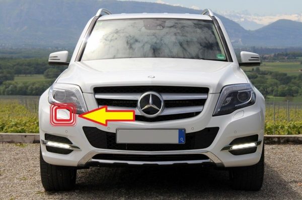 NEW GENUINE MERCEDES MB GLK X204 FRONT HEADLIGHT WASHER COVER PRIMED RIGHT O/S A20486918089999 - Image 2