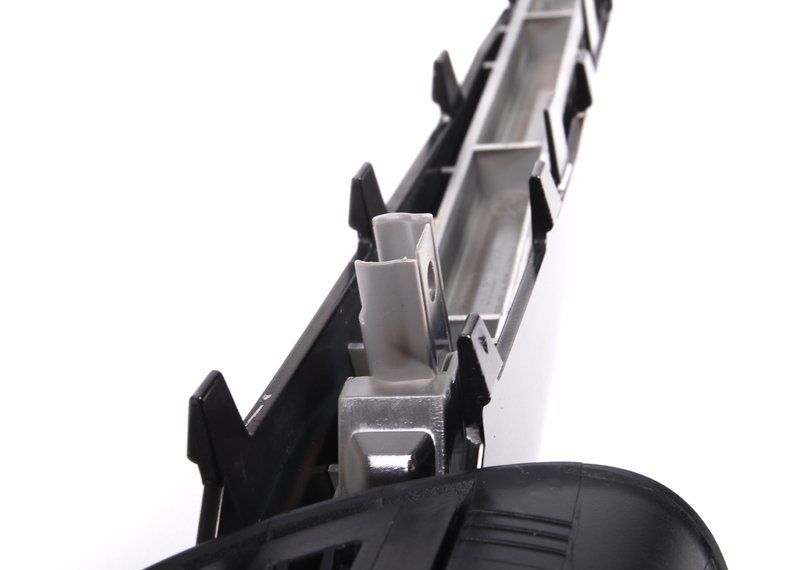 NEW GENUINE BMW 3 SERIES M3 COUPE E92 FRONT FENDER TRIM GRILLE RIGHT O/S 51137979352 - Image 9