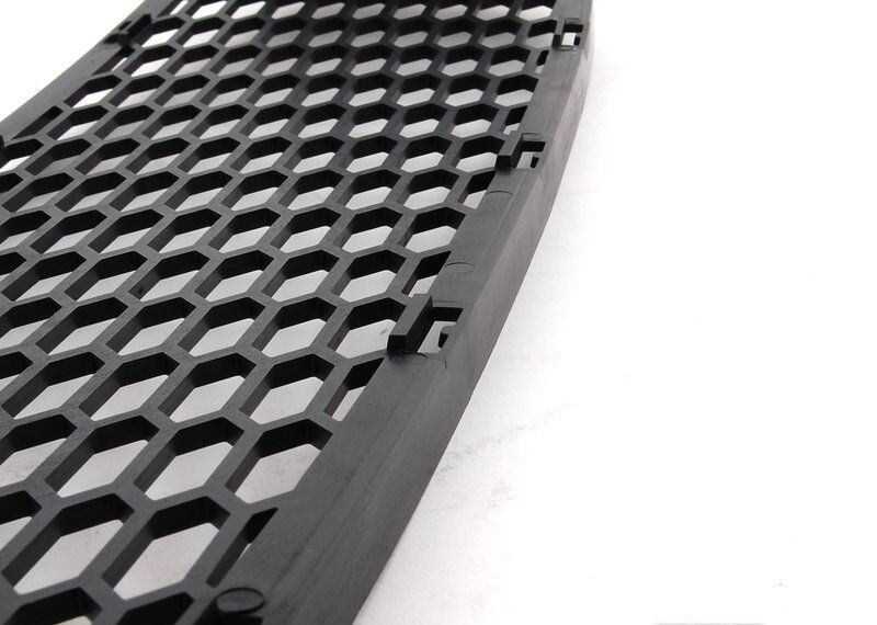 BMW NEW GENUINE 1 SERIES E82 E88 M SPORT -11 FRONT BUMPER CENTER GRILLE 51118045432 - Image 7