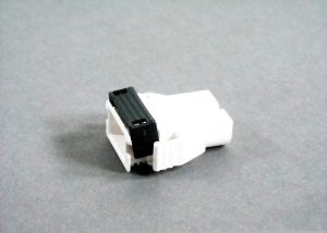 NEW GENUINE BMW 3 5 7 SERIES E24 E30 E32 E34 E36 PLUG HOUSING 2 PIN  61131378401