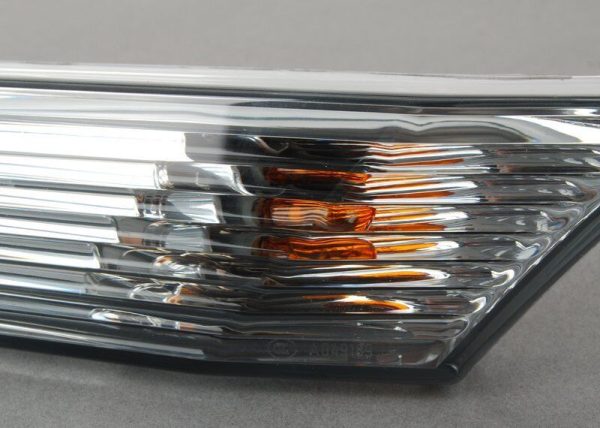 NEW GENUINE PORSCHE 987 BOXSTER CAYMAN 05-08 TURN SIGNAL REPEATER LEFT N/S 98763103302 - Image 4