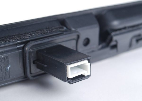 Genuine BMW X3 E83 Trunk lid handle grip. With key button and license plate lighting - Image 5