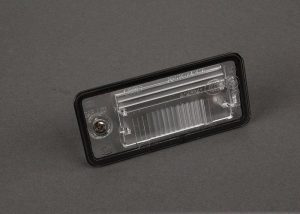 NEW GENUINE AUDI A3 A4 A5 A6 A8 Q7 LEFT N/S REAR LICENSE PLATE LIGHT LENS COVER 8E0943021B