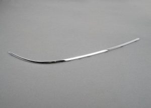NEW GENUINE MERCEDES BENZ MB E CLASS ELEGANCE W212 FRONT BUMPER RIGH CHROME TRIM  A2128850421