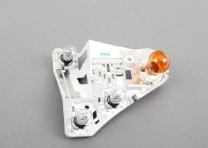 BMW NEW GENUINE 3 E93 06-10 RIGHT O/S REAR OUTER TAILIGHT BULB SOCKET 63217178384